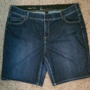 Lane Bryant Bermuda shorts size 24